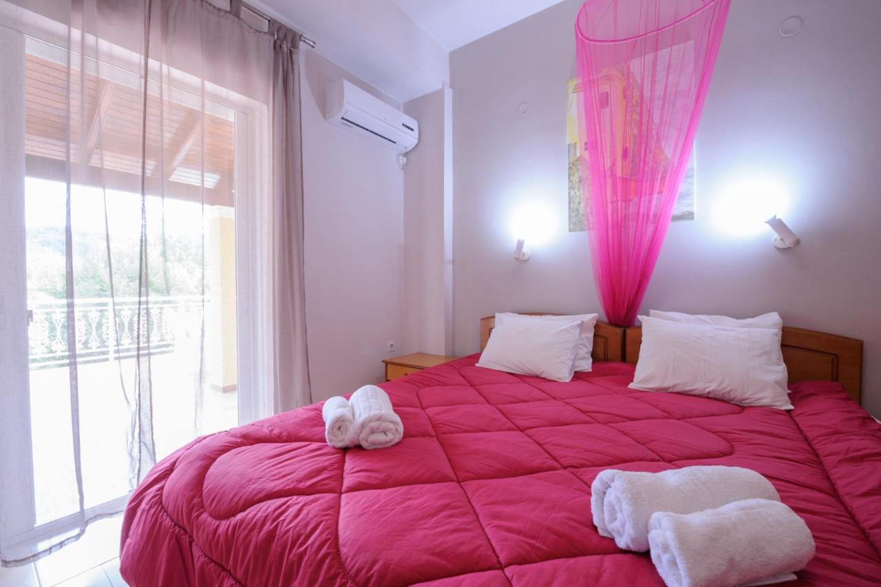 Elias & Vasili House Hotel อายีโอส เยออร์ยิโอส ปากอน ภายนอก รูปภาพ