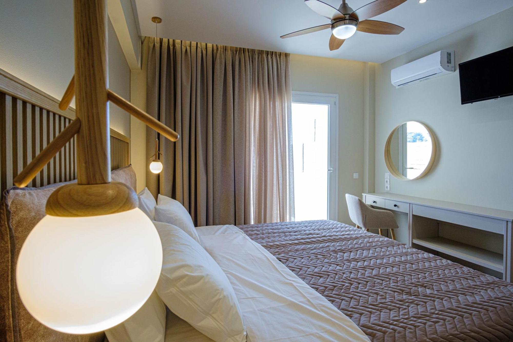 Elias & Vasili House Hotel อายีโอส เยออร์ยิโอส ปากอน ภายนอก รูปภาพ